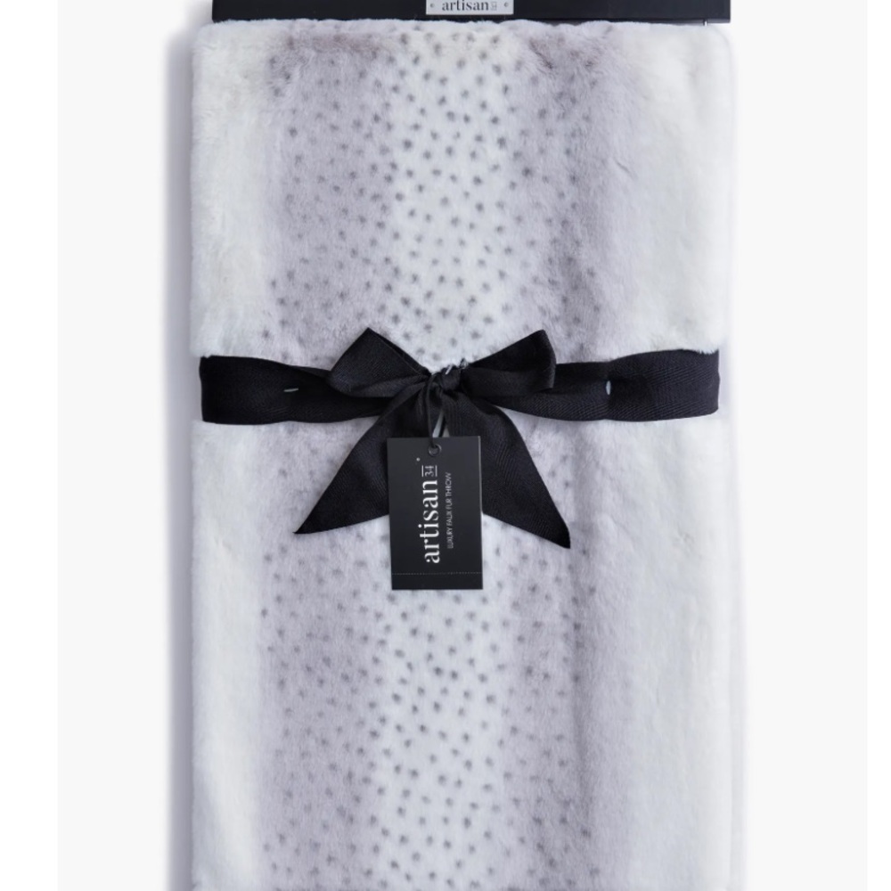 Artisan 34 Rabbit Print Faux Fur Throw Blanket